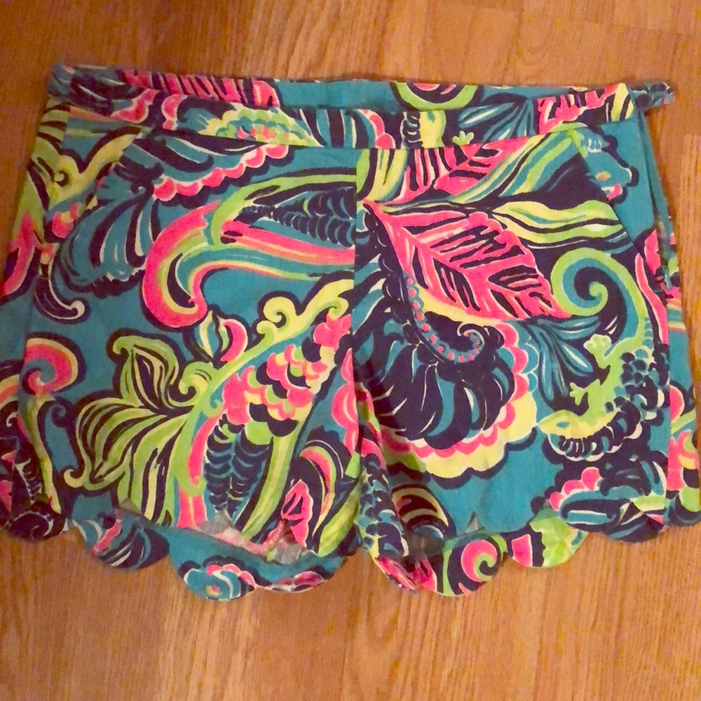 Lilly pulitzer scalloped shorts